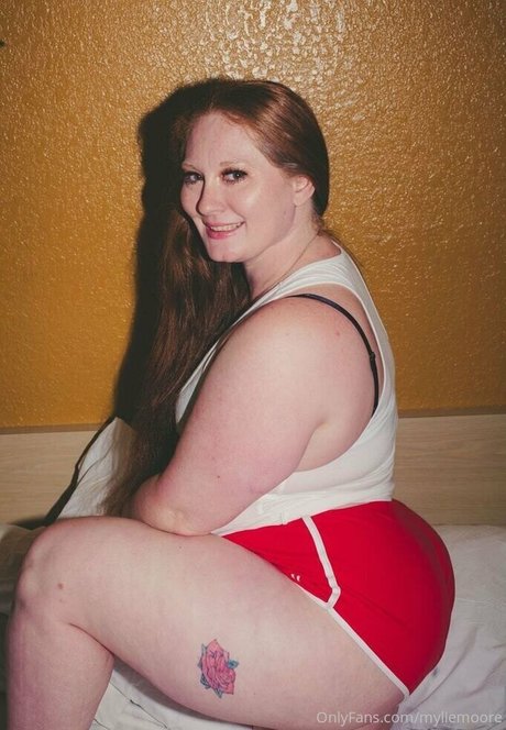 myliemoore modelo atractivo imágenes