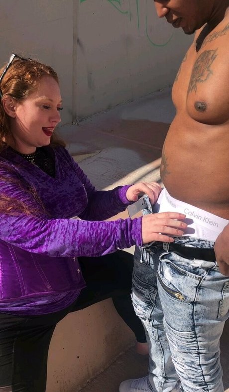 myliemoore estrella porno desnuda galería