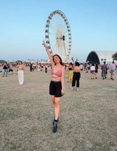 Emily Wang modelo bonita foto