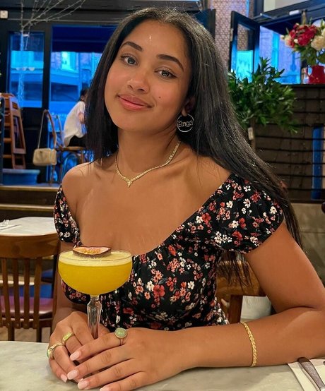 Emma Regala estrella adulta galerías