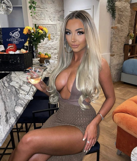 Beth Amelia buena estrella porno fotos