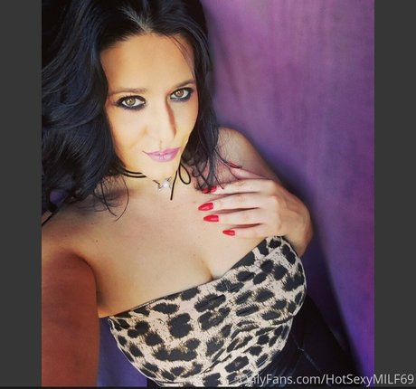 hotsexymommy69 modelo desnudos imágenes