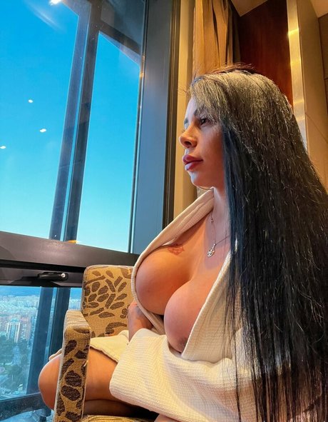 ariana xxl desnudos de estrellas galerías