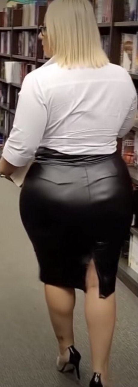 All Things Ely actriz adulta galerías