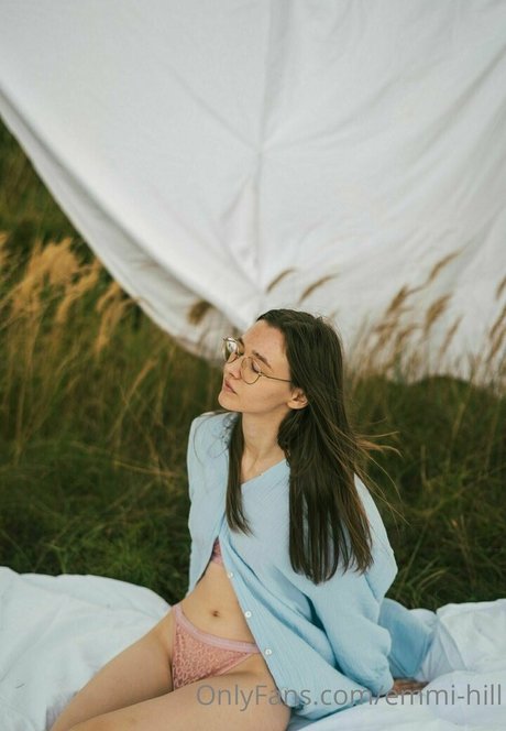 emmi hill estrella porno de arte archivo