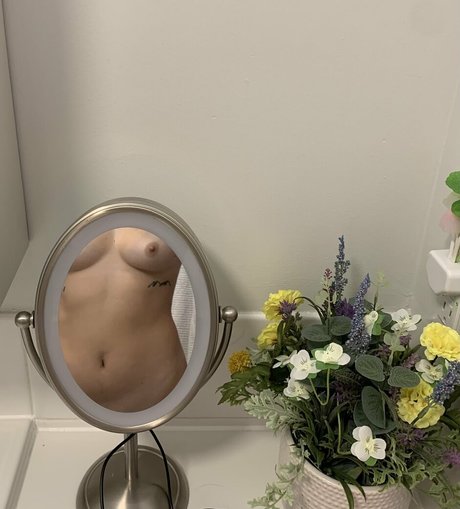 lauuu x modelo erótico imágenes