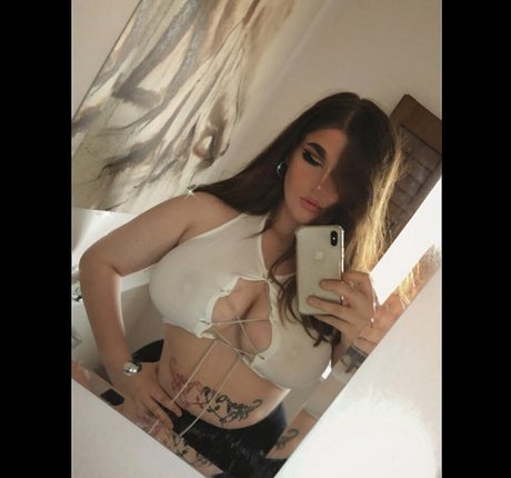 heys0phie actriz adulta foto