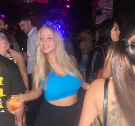 scorpio milk estrella porno hermosa galería