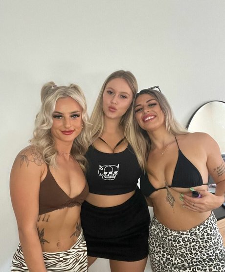 scorpio milk actriz de alta calidad imagen