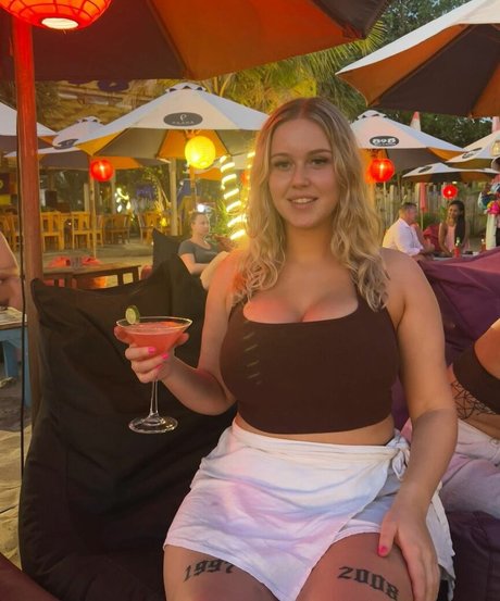 scorpio milk estrella atractiva imágenes