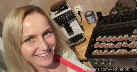 kathianobilixx bonita modelo galería