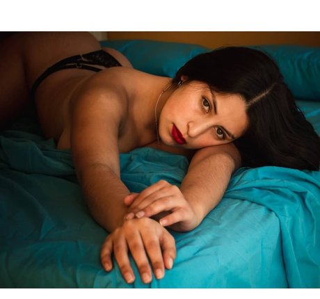 pereyrabrisa6 hermosa estrella porno imagen