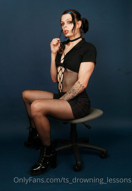 ts drowning lessons sexo estrella imagen
