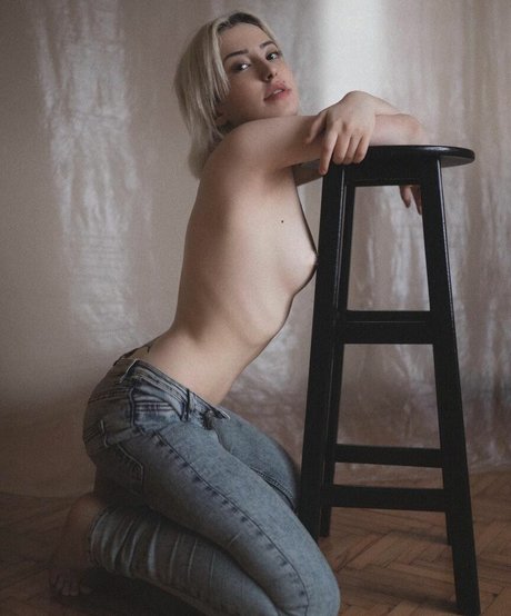 Simge Akkus estrella porno gratis imagen