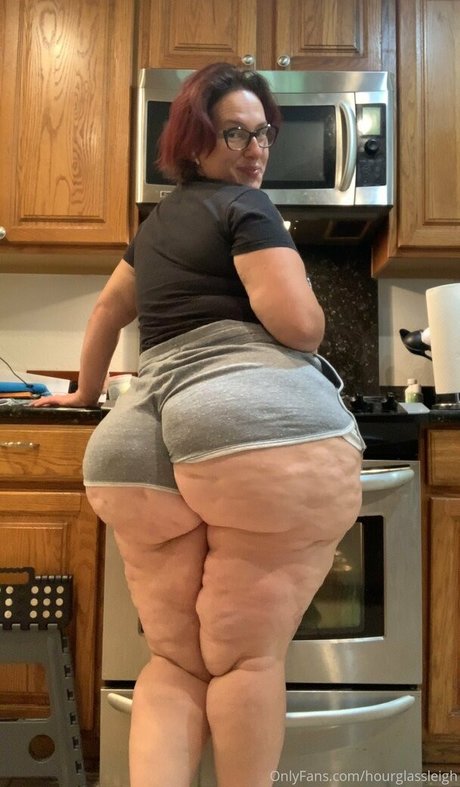 hourglassleigh actriz porno fotos