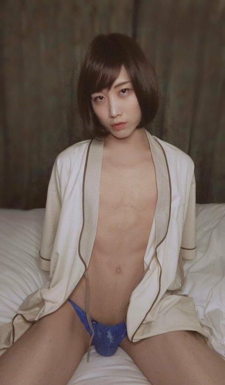 opoppo estrella desnuda galerías