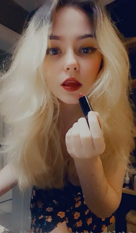 art1stdotz actriz porno imágenes