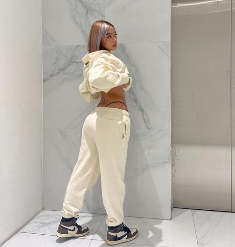 mamada morena onlyfans arte libre imágenes