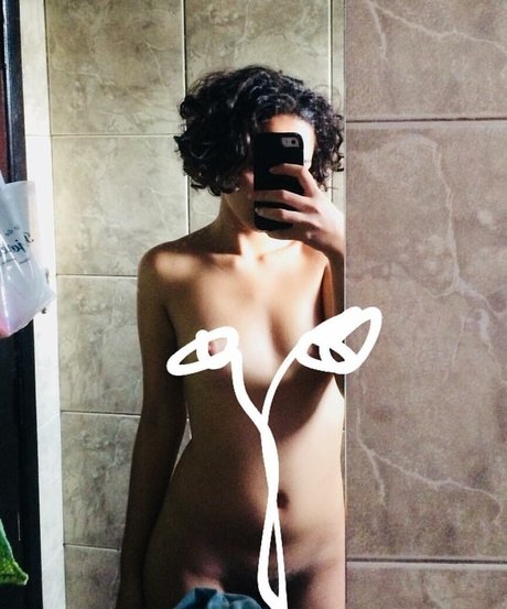 Balegat modelo desnuda imagen