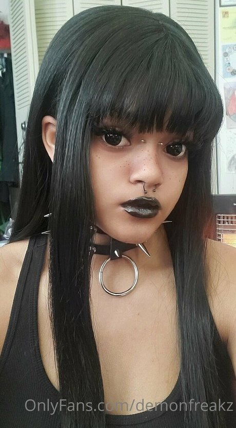 demonfreakz estrella desnuda galerías