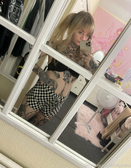 emilypiexo modelo pornografico foto