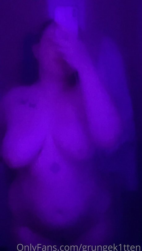 grungek1tten estrella porno desnuda foto