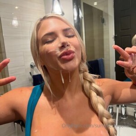 Summer Brookes estrella del arte foto