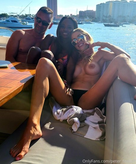 Naomi Foxxx estrella porno de arte imágenes