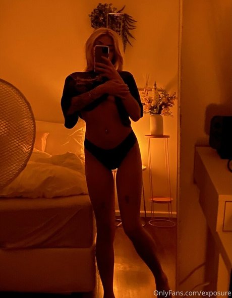 Lia Mae estrella porno superior fotos