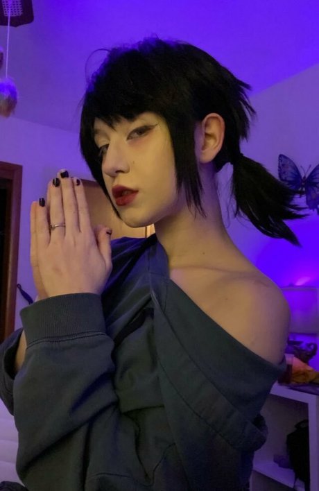 MattieDoll modelo adulto fotos