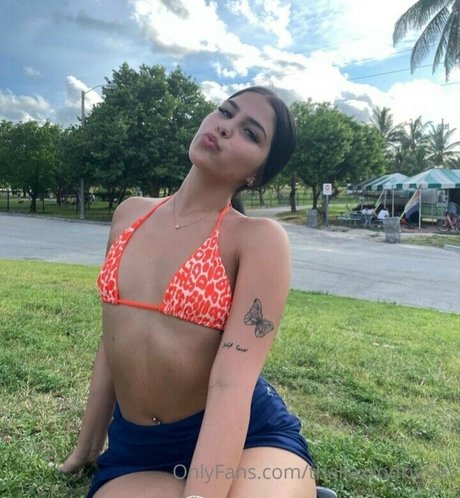 Thalia Rodriguez estrella sexy galerías