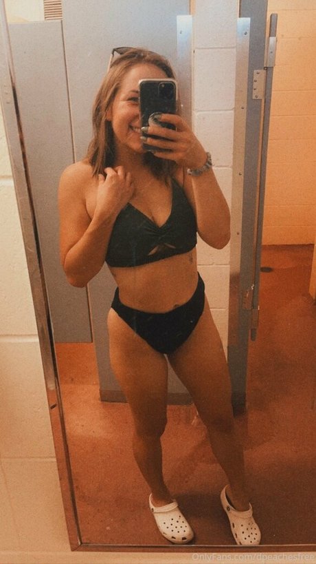 dpeachesfree hermosa modelo galería