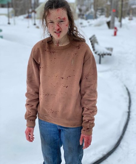 Bella Ramsey actriz erótica archivo