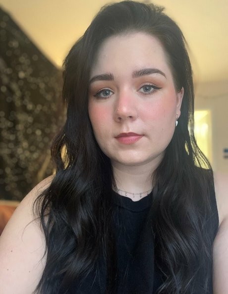 Cherrycola1990 modelo agradable imagen