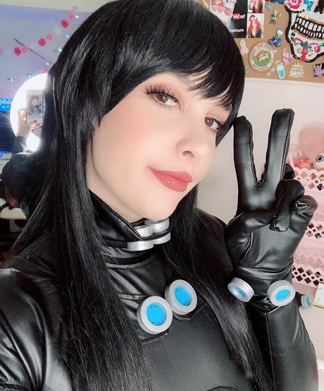 Lara Lunardi estrella atractiva imágenes