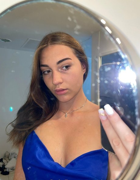 Thalia Sarris modelo caliente imagen