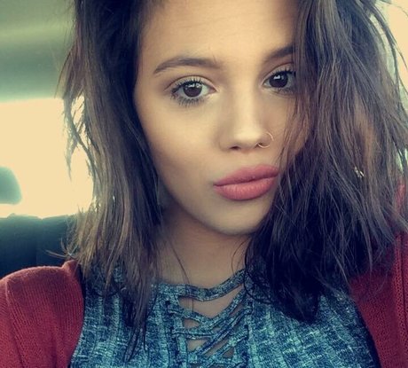 Kaylee Burnett actriz de arte imágenes