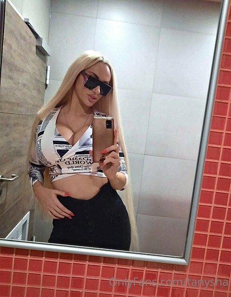 tanysha modelo agradable galería