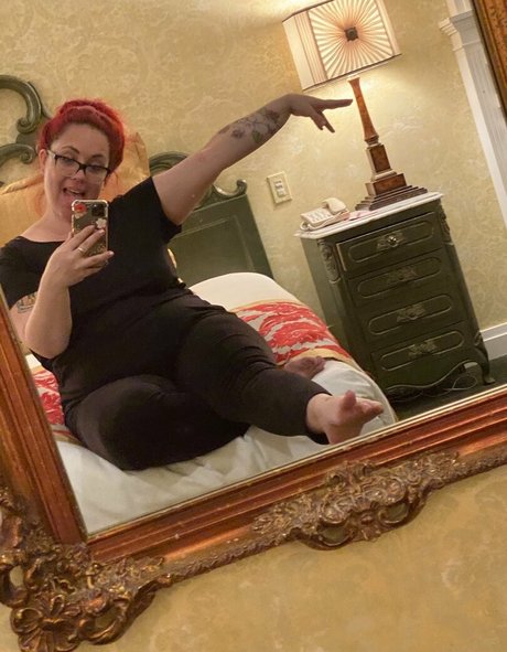 littlevicious actriz desnuda foto