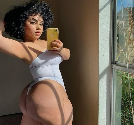 Megan Velez modelo galería