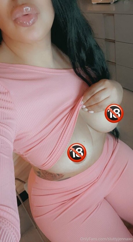 sluttyjennaxo estrella porno bonita foto