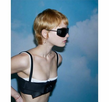 Esther McGregor modelo erótico fotos