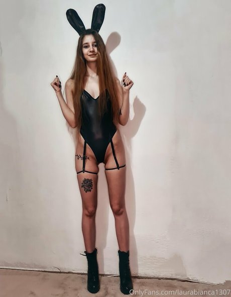 laurabianca1307 actriz desnuda foto
