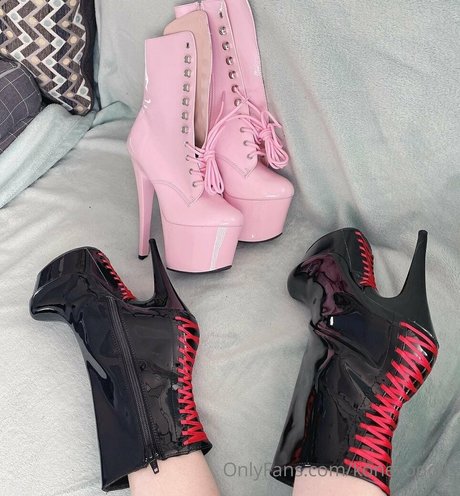 konekodolls estrella desnuda fotos