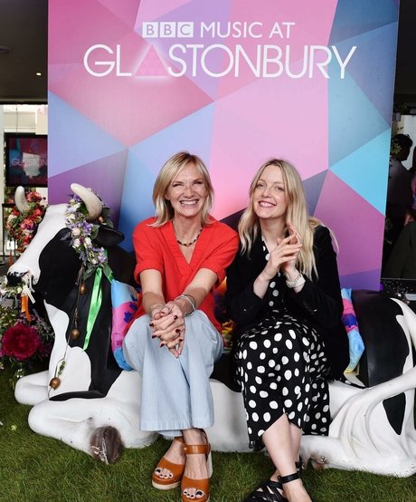 Lauren Laverne hermosa estrella galerías