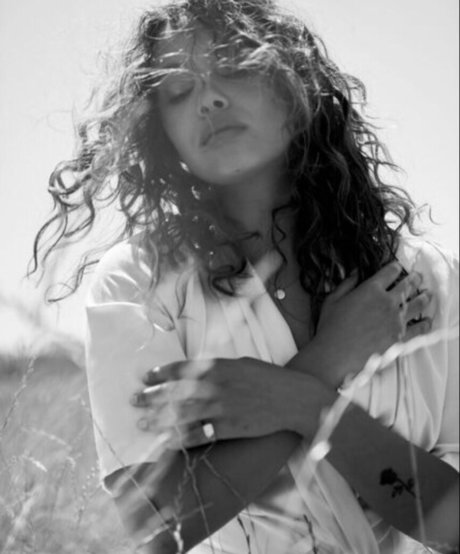 Alisha Boe desnudos de estrellas foto