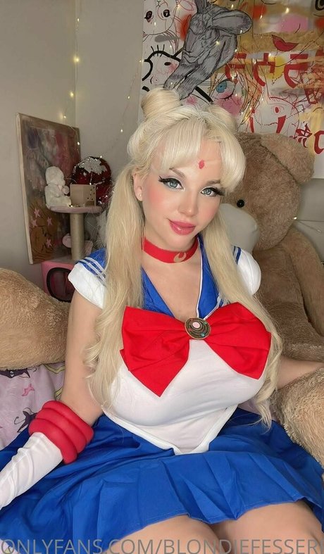 blondiefesserfree modelo caliente archivo