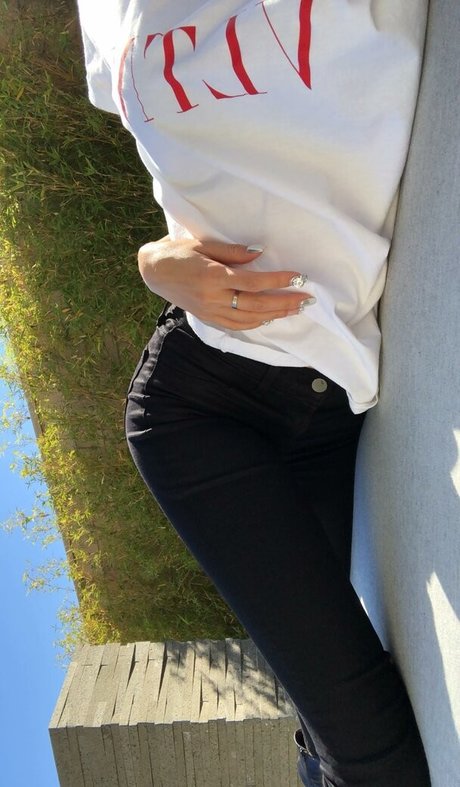 lilyy yk modelo hermosa fotos