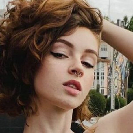 Sathira modelo libre archivo