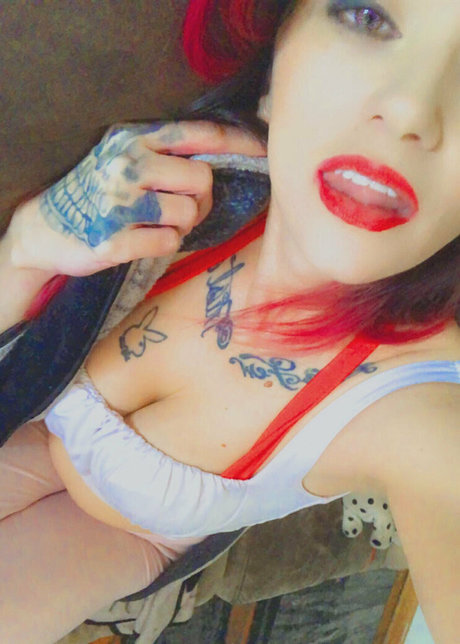 tattedbunnyfree estrella porno caliente imágenes